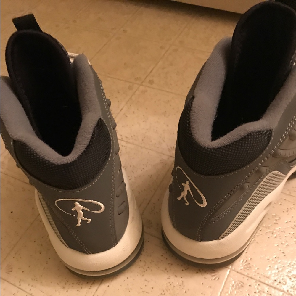 Ken Griffeys size 8.5 - Picture 3 of 4